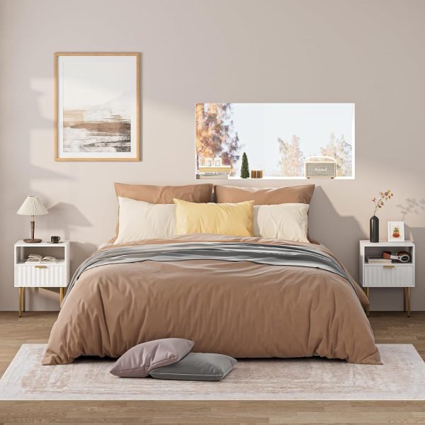 Nightstand,Fluted Bedside Table with Gold Frame,White Nightstand,Bedside Furniture, Modern Side Table with Drawer and Shelf for Bedroom,Living Room