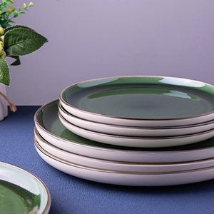 Dinnerware set for 4